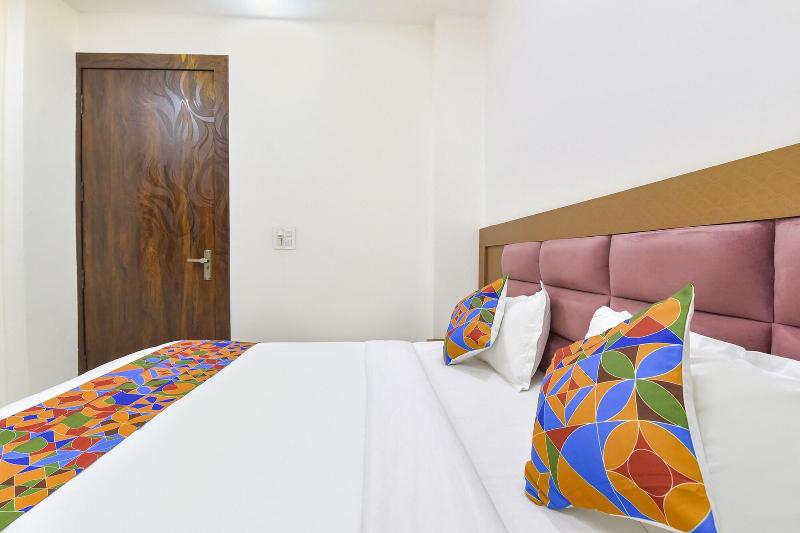 Fabhotel Hari Residency image