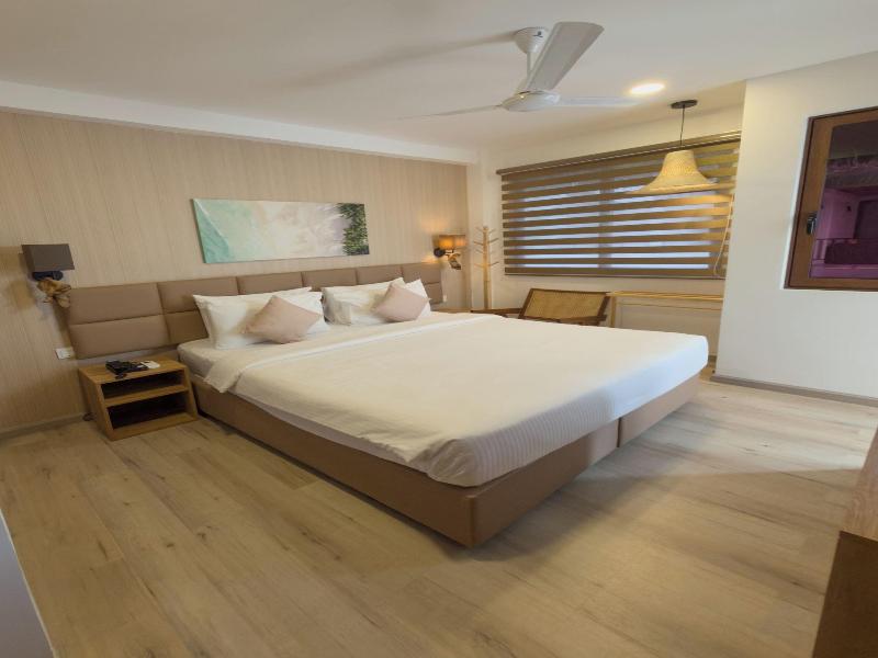 Cocomo Maldives image