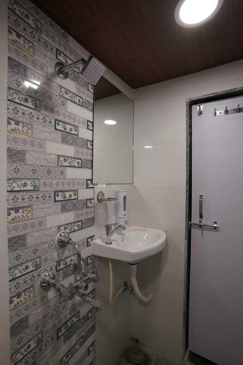 Hotel Metro Galaxy Inn image