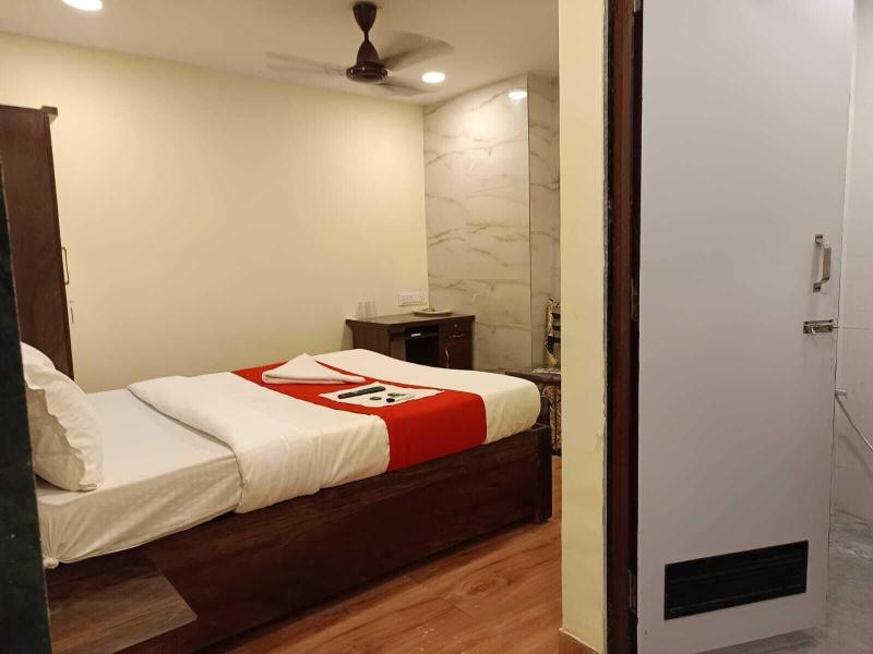 Hotel Metro Galaxy Inn image