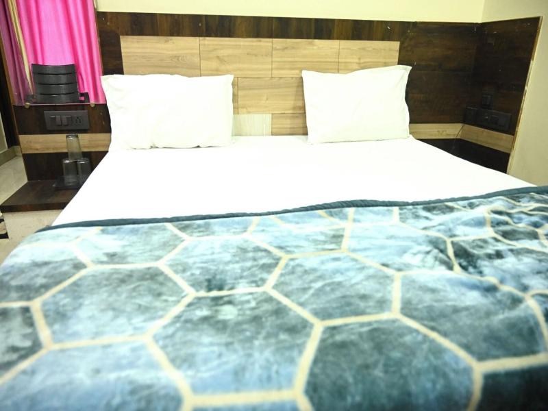 Hotel Crystal image
