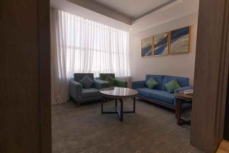 Nars Plus Al Basateen