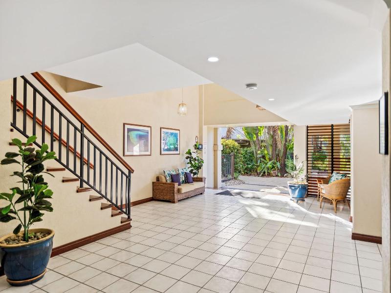 Comfort Inn & Suites Trinity Beach Club image