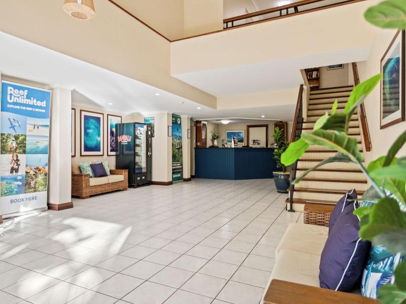 Comfort Inn & Suites Trinity Beach Club image