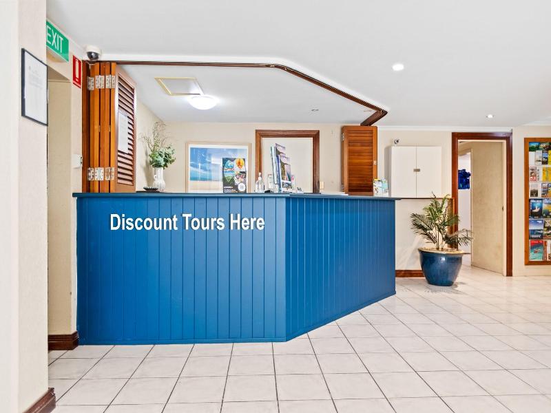 Comfort Inn & Suites Trinity Beach Club image