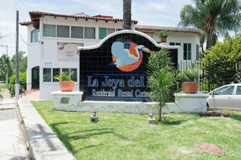 Capital O La Joya Del Lago image