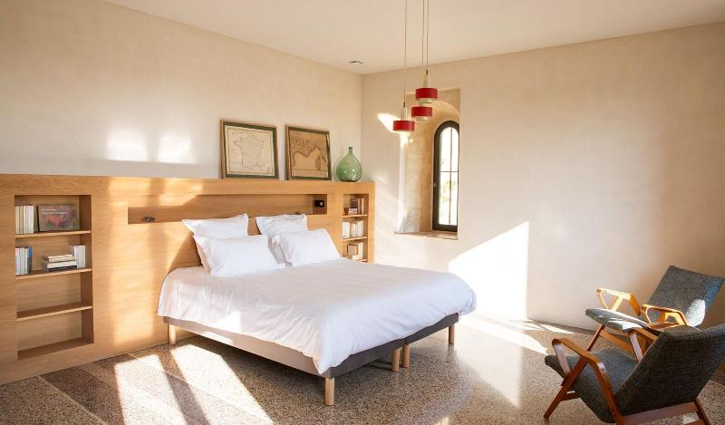 Prieura Saint Nicolas Les Maisons image
