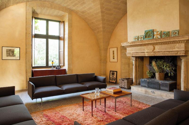 Prieura Saint Nicolas Les Maisons image