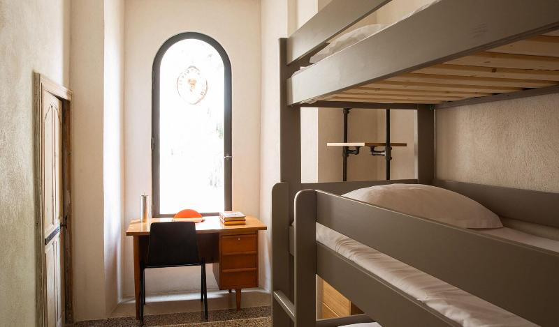 Prieura Saint Nicolas Les Maisons image