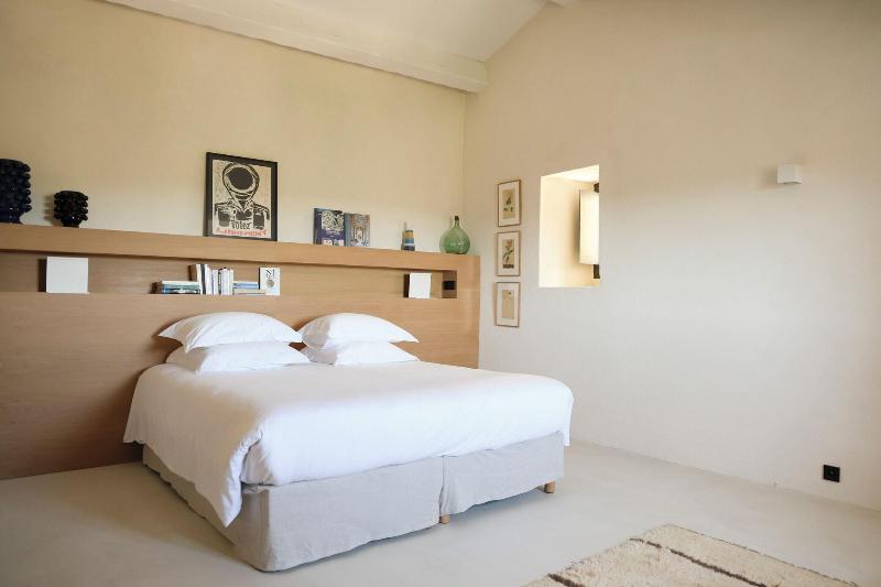 Prieura Saint Nicolas Les Maisons image