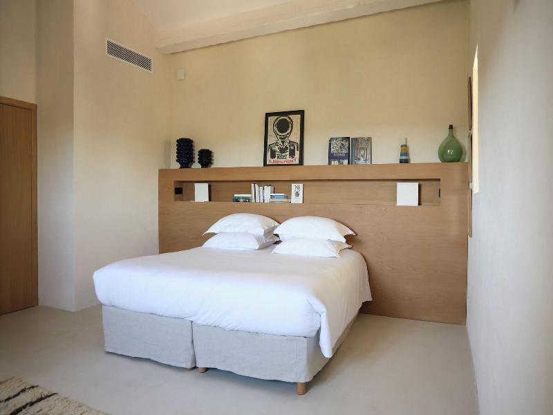 Prieura Saint Nicolas Les Maisons image