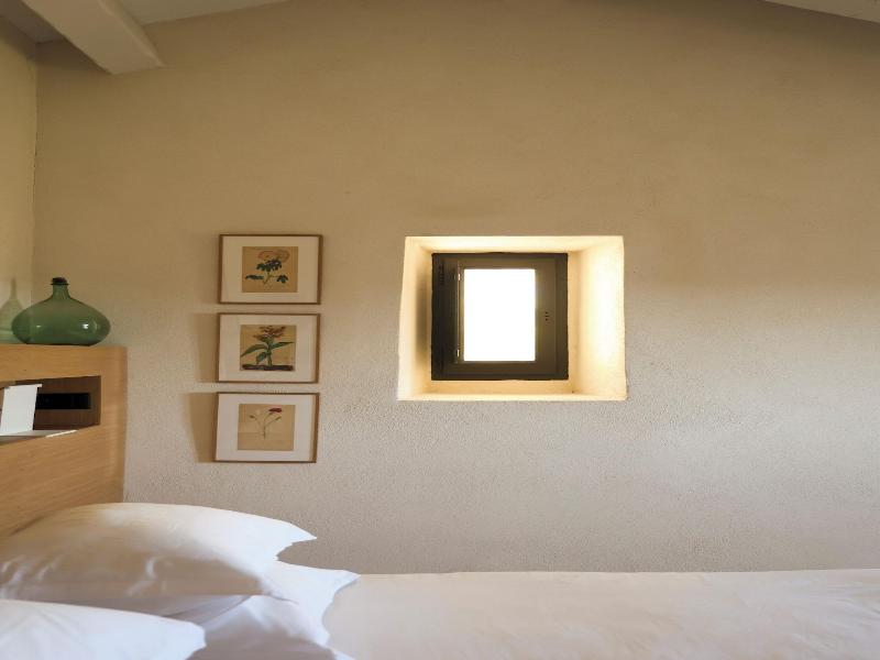 Prieura Saint Nicolas Les Maisons image