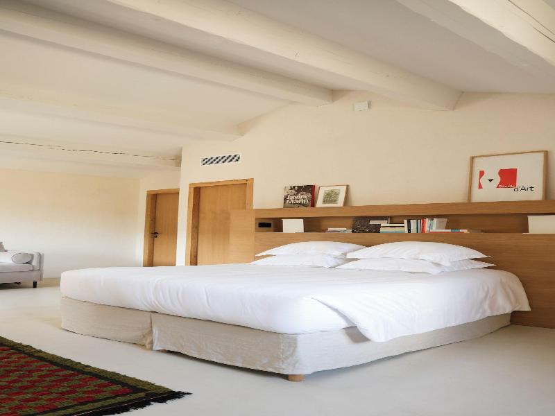 Prieura Saint Nicolas Les Maisons image