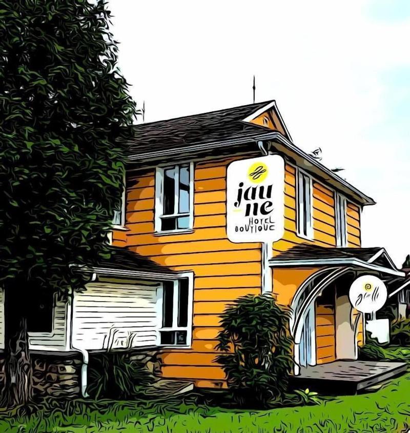Jaune Ha Tel Boutique image
