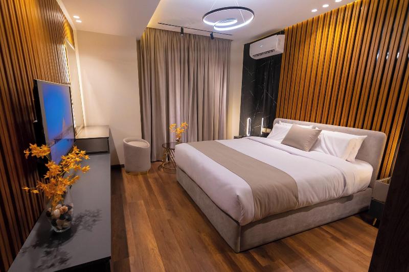 Spire West Hotel image