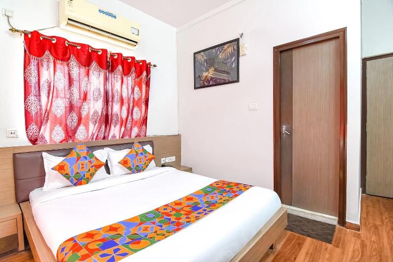 Fabhotel S Residency — general view