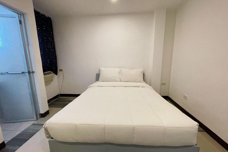 Bluewing Hotel Angeles Powered By Cocotel image