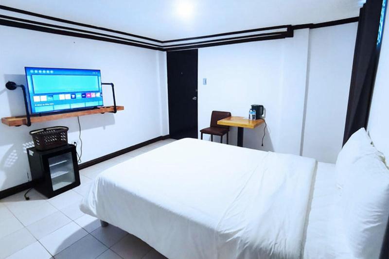 Bluewing Hotel Angeles Powered By Cocotel image