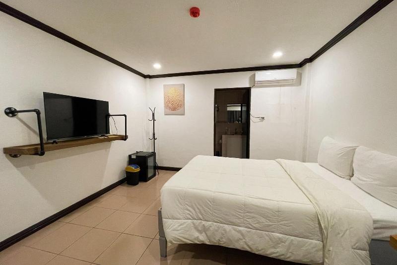 Bluewing Hotel Angeles Powered By Cocotel image