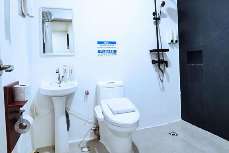 Bluewing Hotel Angeles Powered By Cocotel image