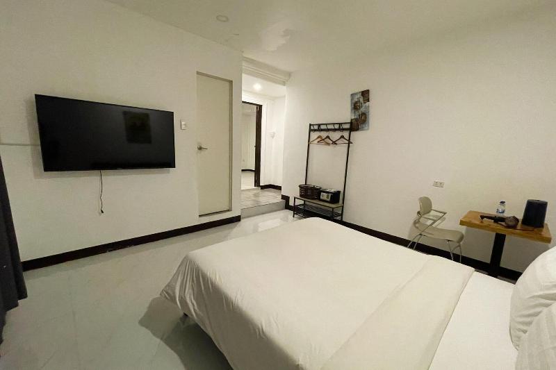 Bluewing Hotel Angeles Powered By Cocotel image