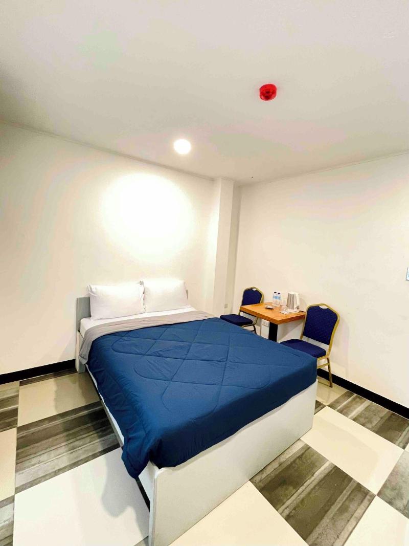Bluewing Hotel Angeles Powered By Cocotel image