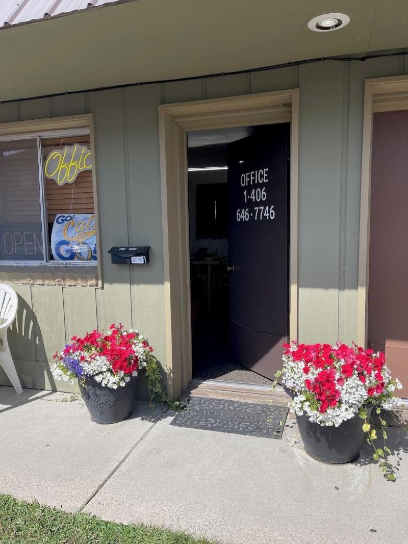 Ho Hum Motel image
