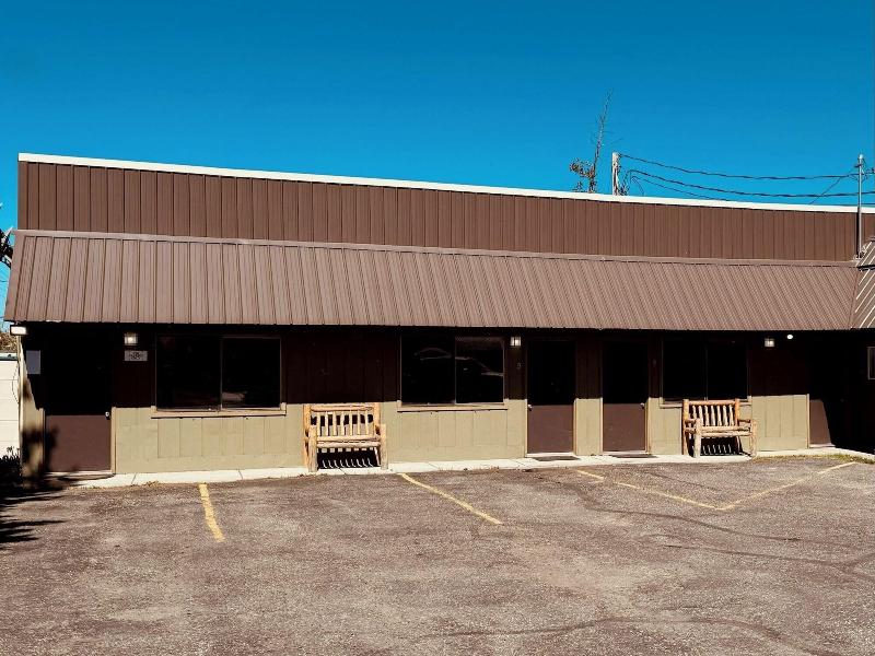Ho Hum Motel image