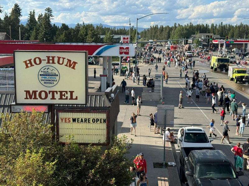 Ho Hum Motel image