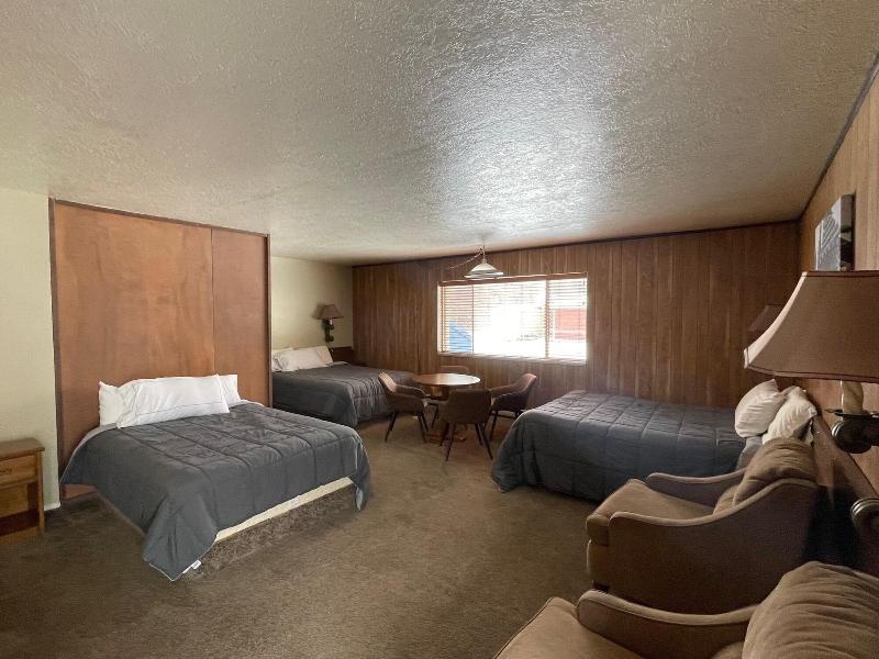 Ho Hum Motel image