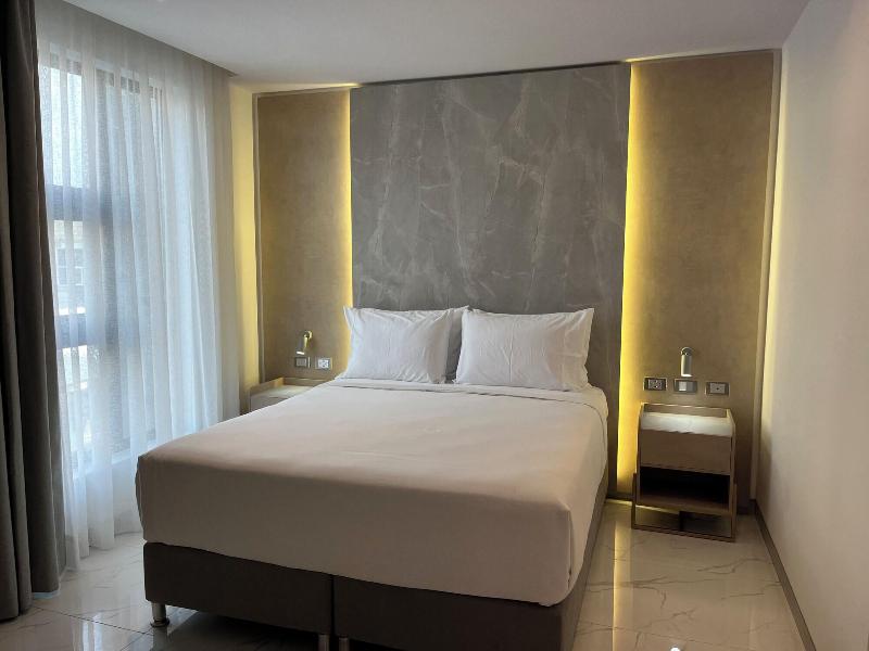 Delamar Hotel image