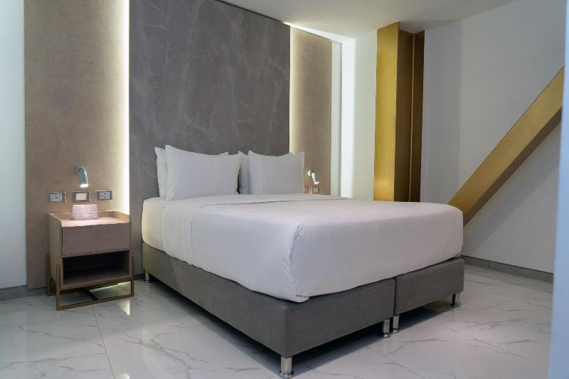 Delamar Hotel image