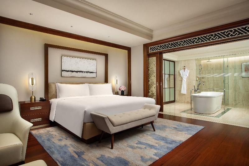 Crowne Plaza Shanghai Fudan image