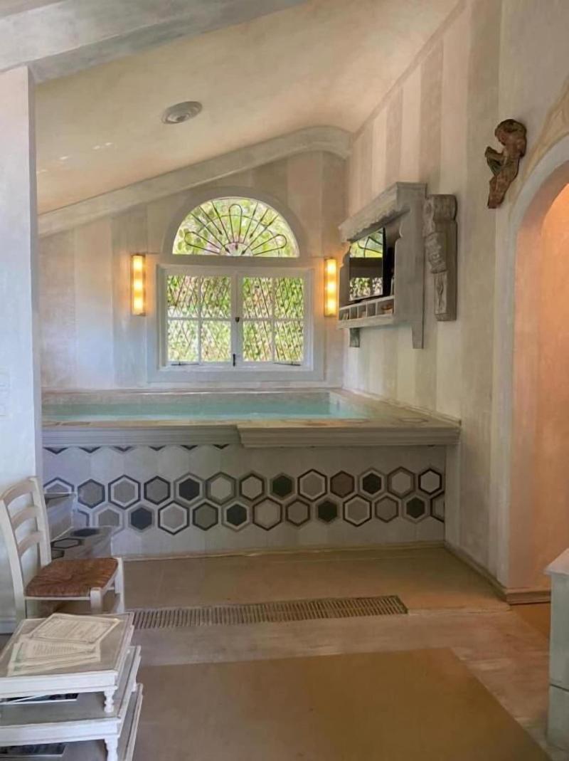 Villa Caprichosa image