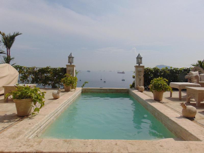 Villa Caprichosa image