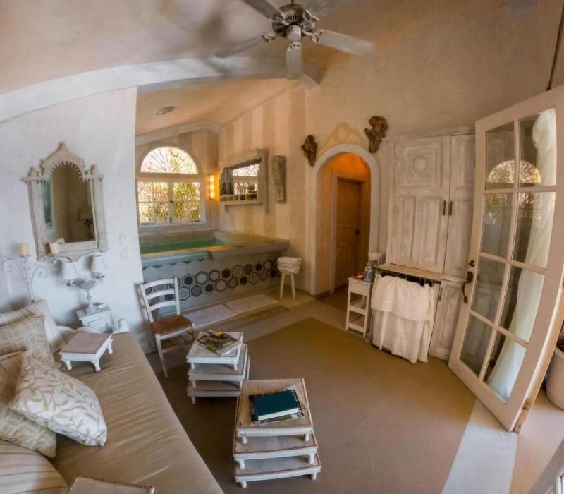 Villa Caprichosa image