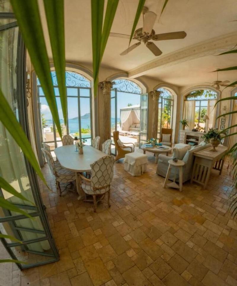 Villa Caprichosa image