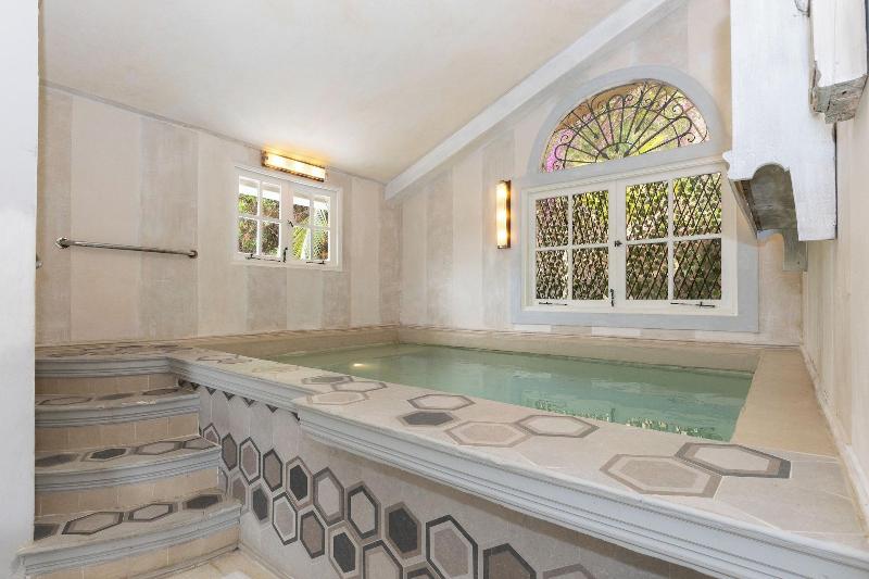 Villa Caprichosa image