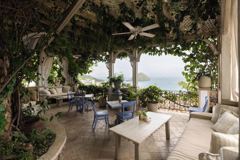 Villa Caprichosa image