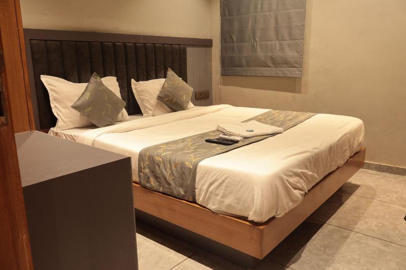 Hotel Relax Inn image