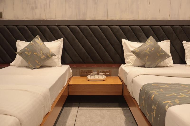 Hotel Relax Inn image