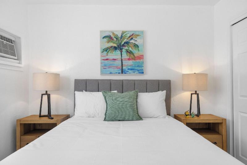 Sunset Inn Hallandale Beach image
