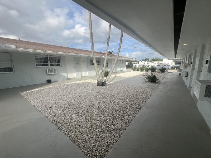 Sunset Inn Hallandale Beach image