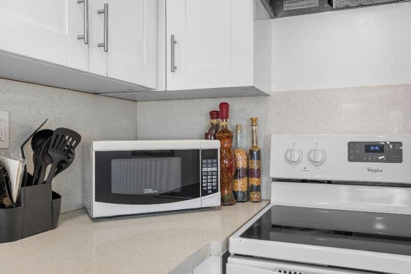 Sunset Inn Hallandale Beach image