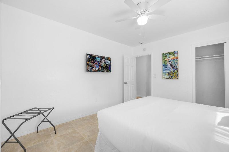 Sunset Inn Hallandale Beach image