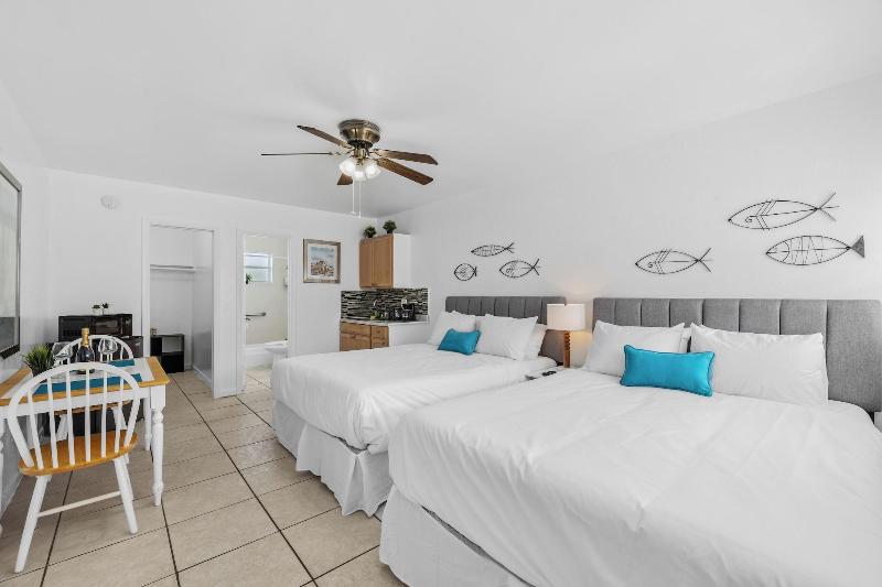Sunset Inn Hallandale Beach image