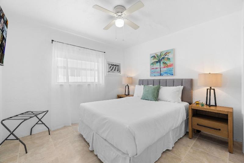 Sunset Inn Hallandale Beach image