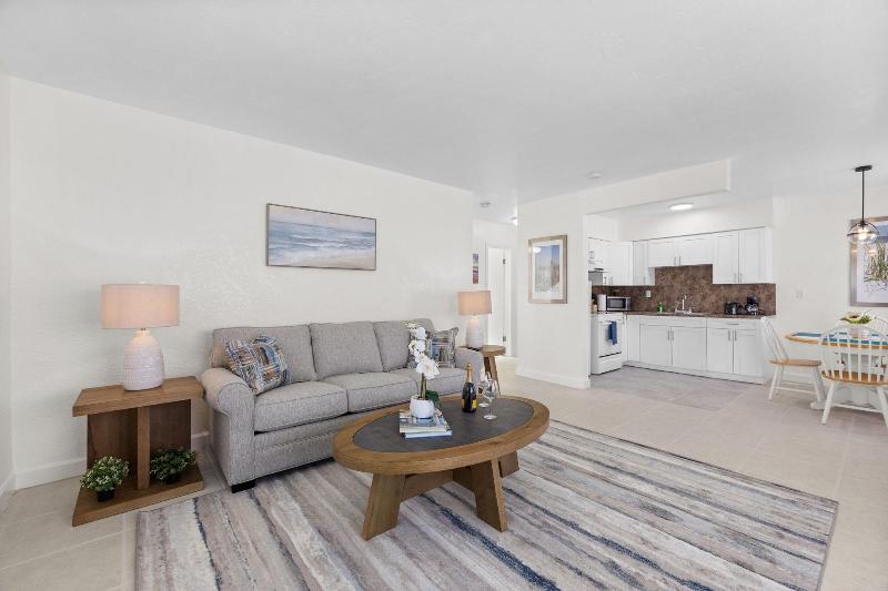 Sunset Inn Hallandale Beach image