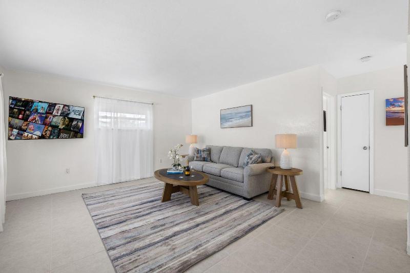 Sunset Inn Hallandale Beach image