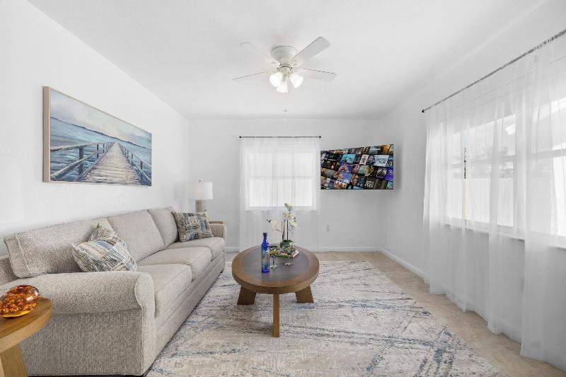 Sunset Inn Hallandale Beach image
